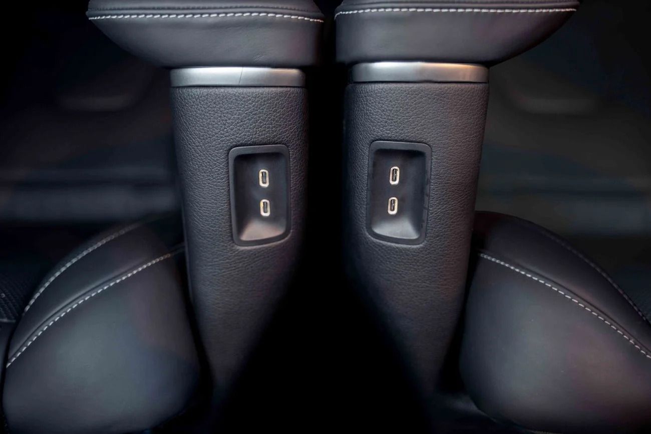 Mercedes-Benz V300 VIP premium rear passenger cabin