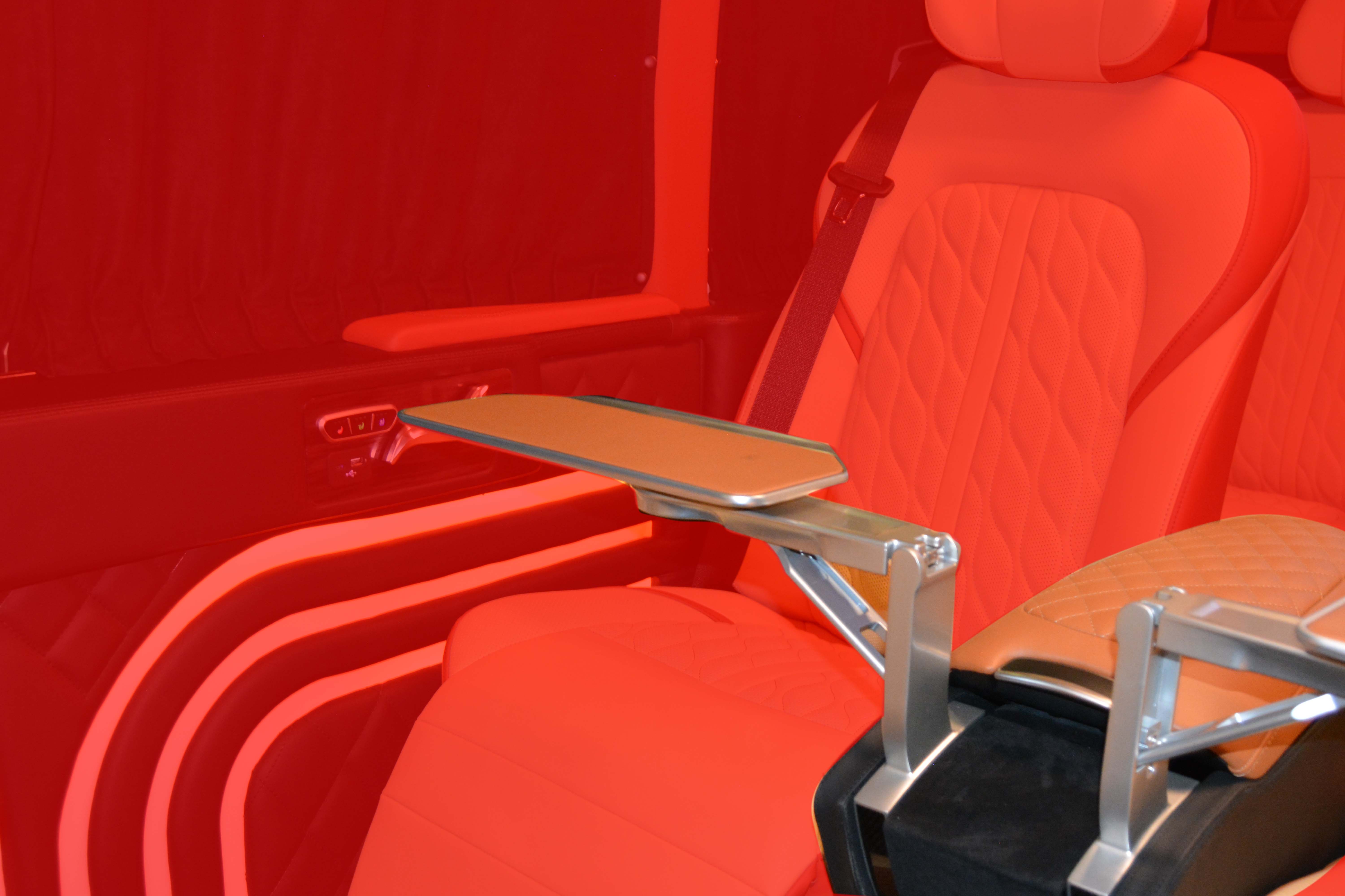 TVIP-02 UNIVERSAL MANUAL TABLES WITH ARMREST