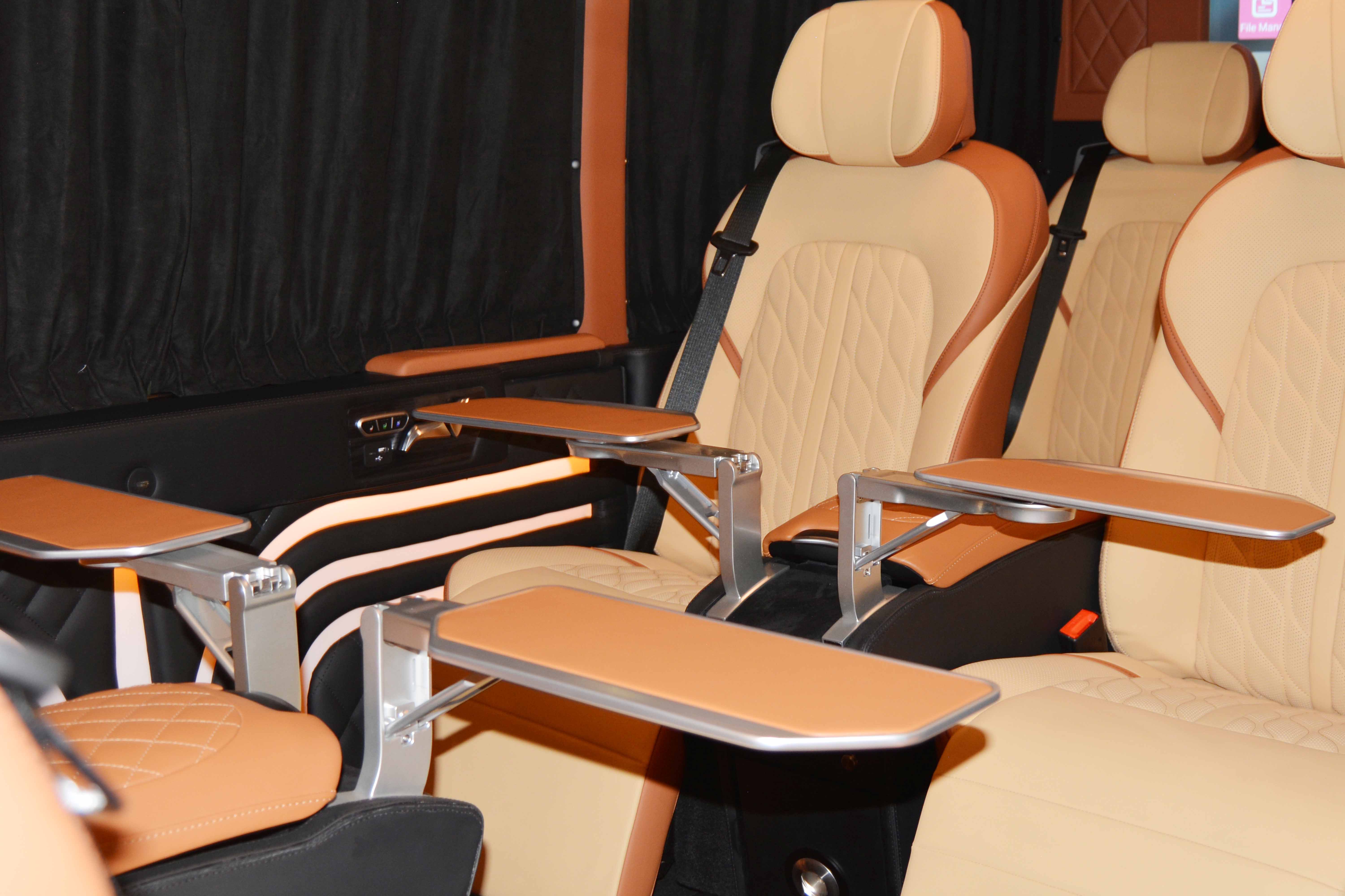 TVIP-02 UNIVERSAL MANUAL TABLES WITH ARMREST