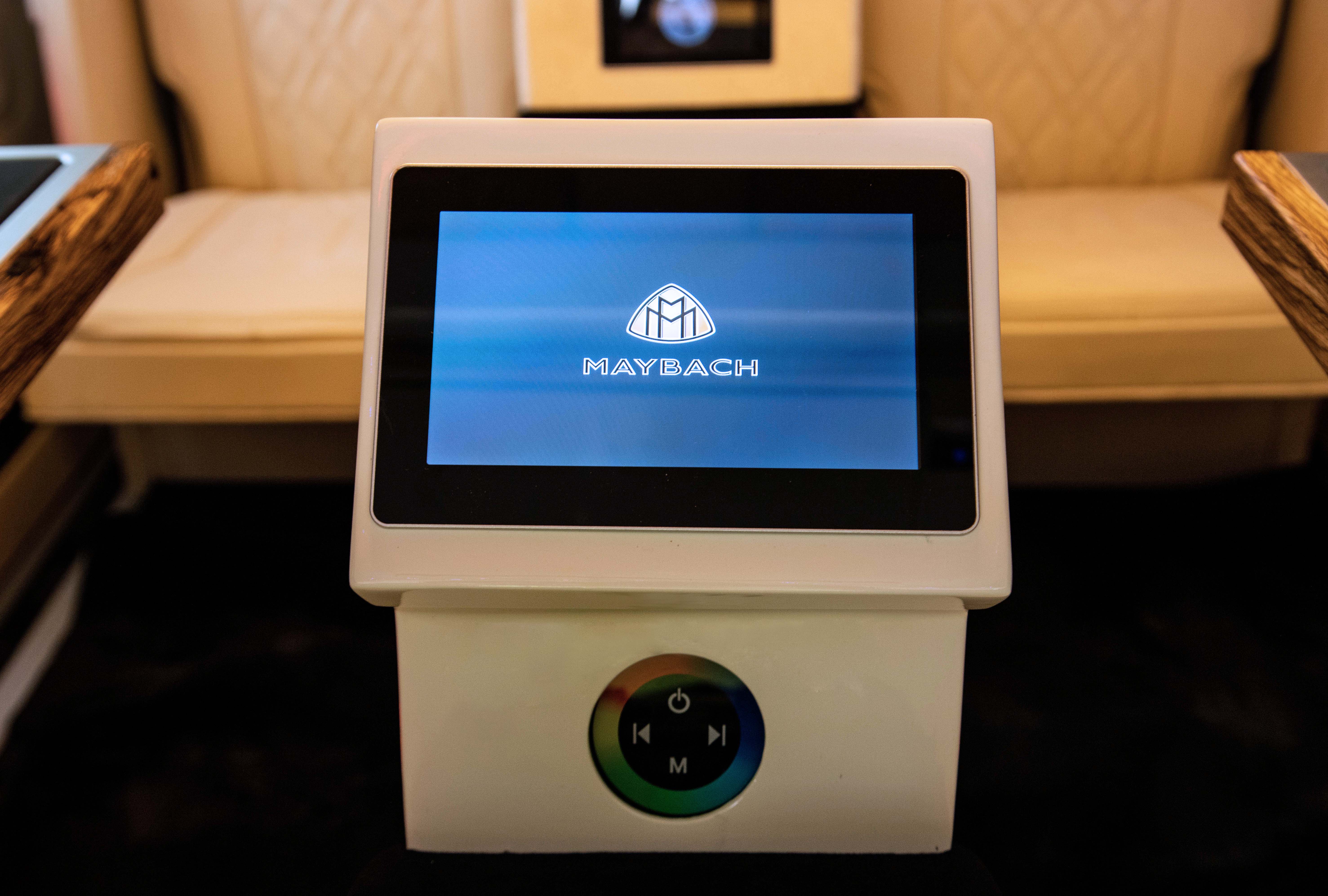 9910-10.1" Luxury Touch Control Monitor For VIP Car