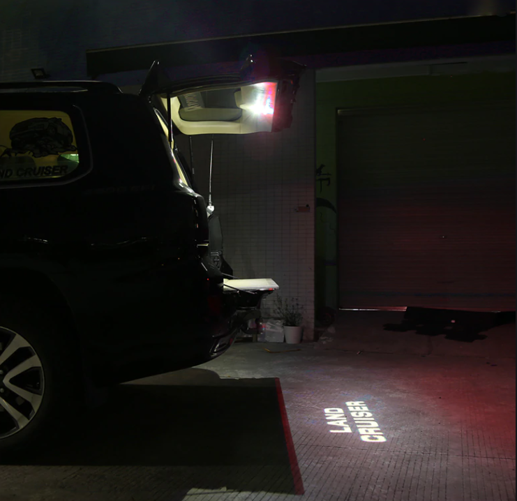 LC200 TRUNK LOGO LIGHT